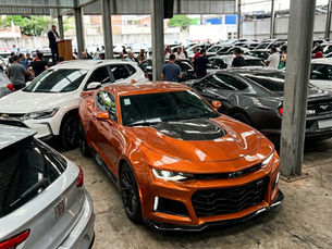 A Ramirez Leilões vale a pena. A plataforma disponível em autoramirez.app combina credenciamento oficial pela Junta Comercial, comissão média de 5%.