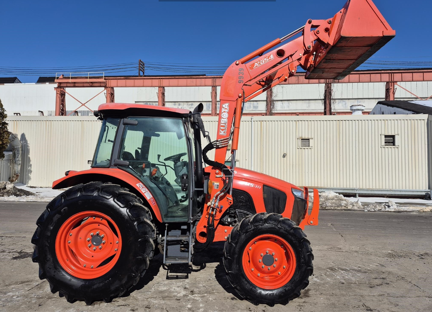 Kubota M5-111 Tractor