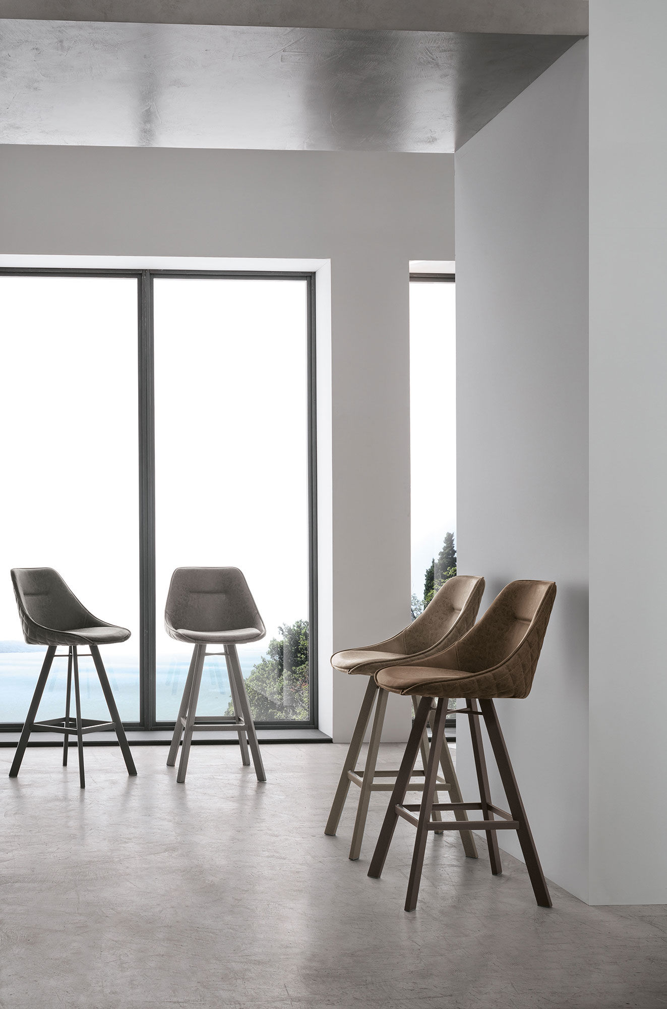 Sgabello Bilbao  By Target