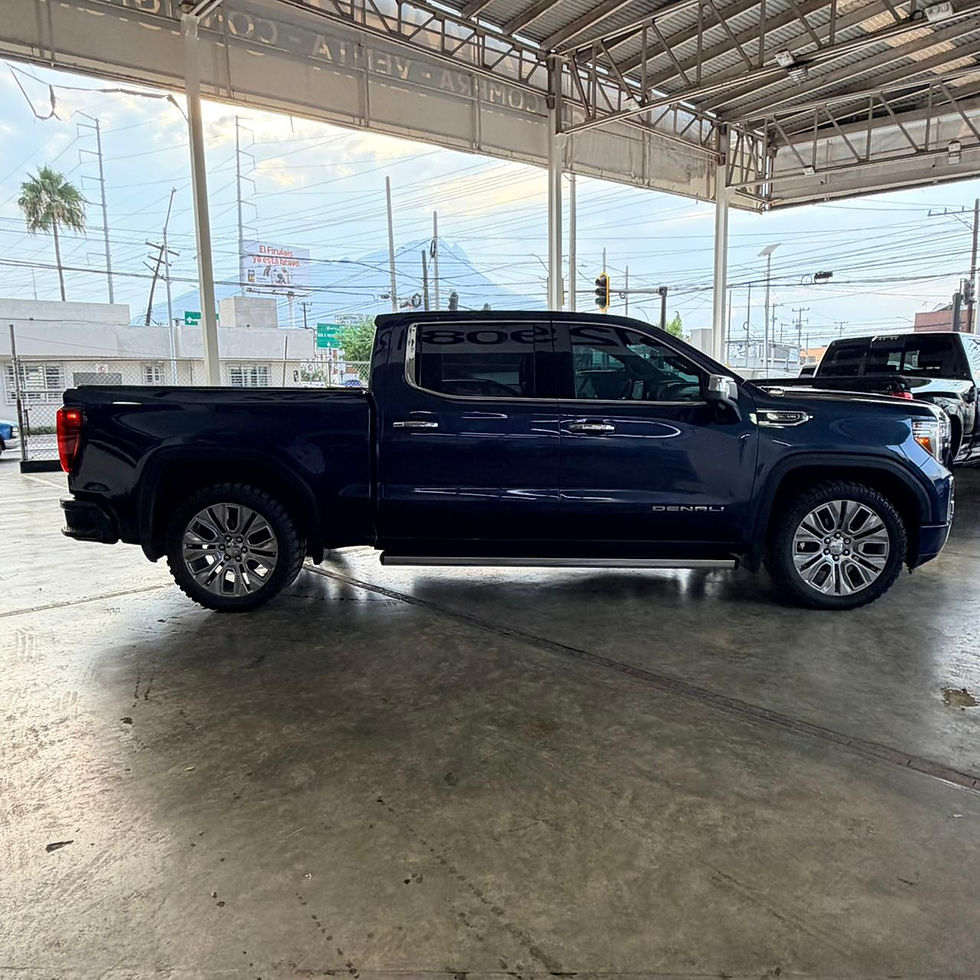 Miniatura: GMC SIERRA DENALI 2021