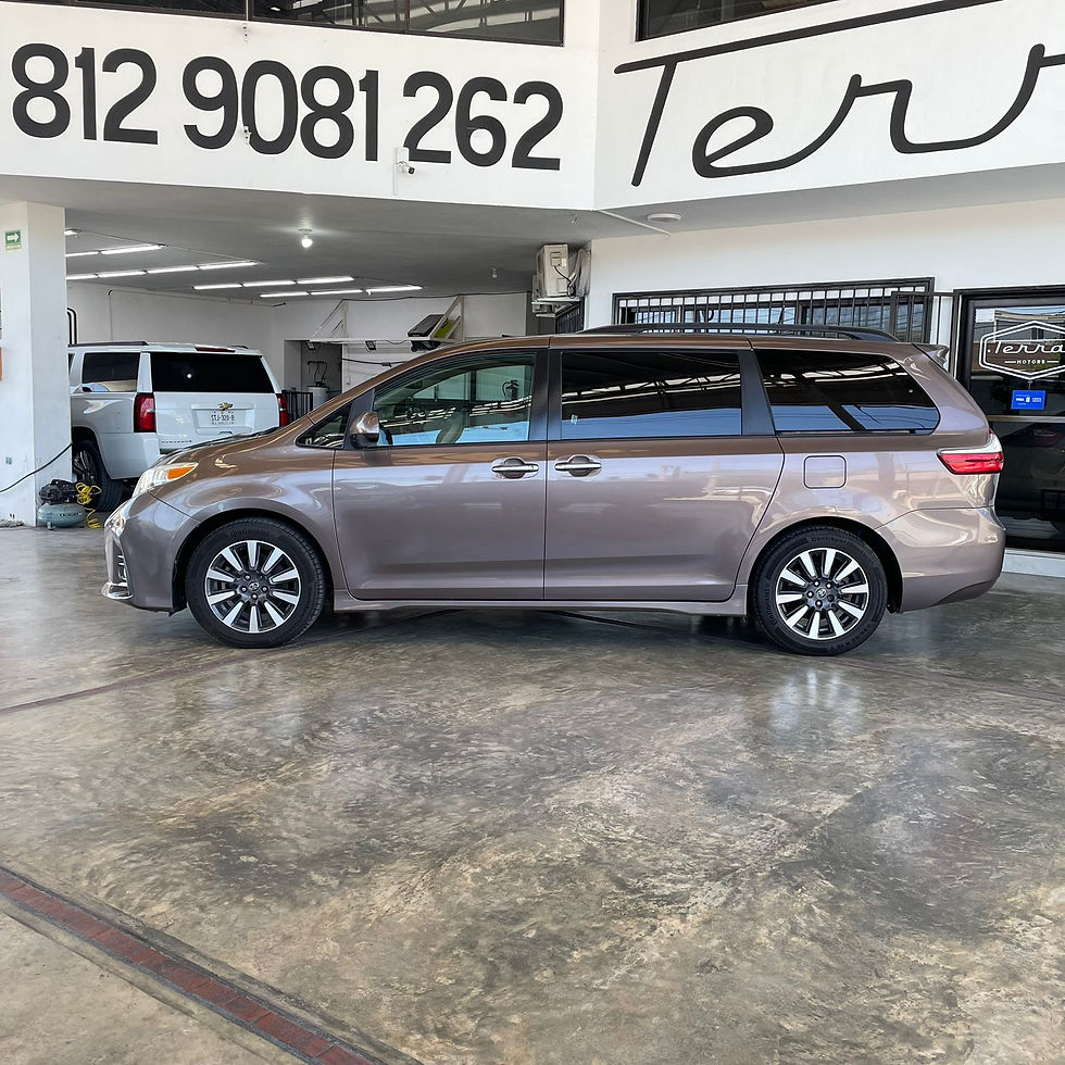 Miniatura: TOYOTA SIENNA XLE 2018