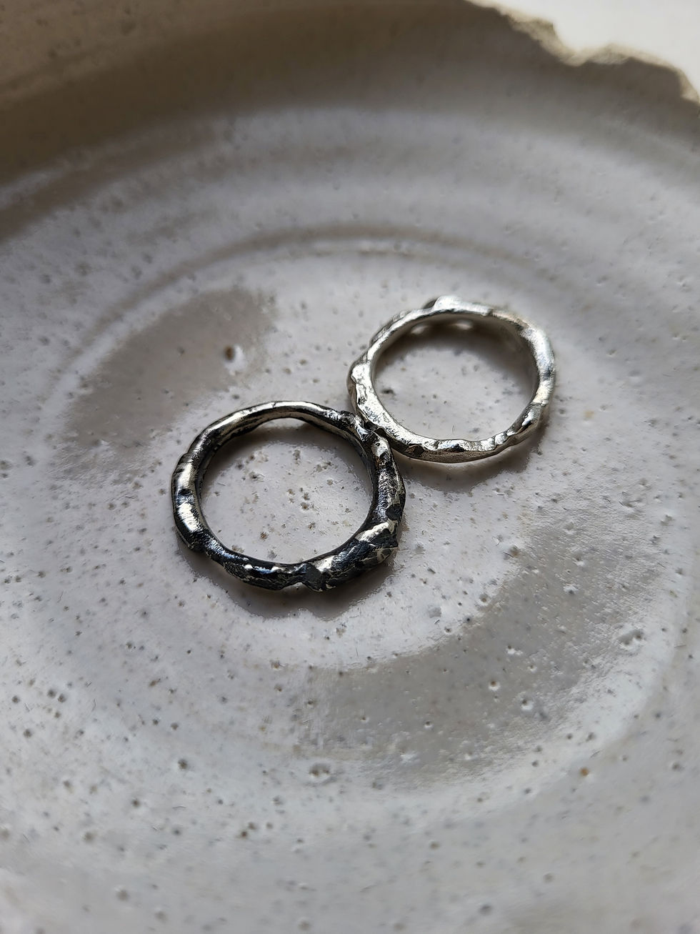 EDGED RINGS S - BLACK & SILVER