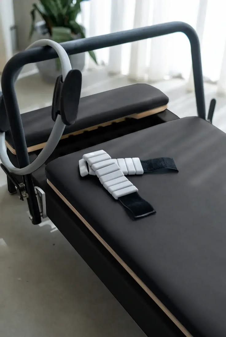 Queen Studio Pilates Reformer - Black.jpg