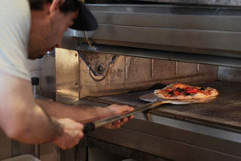 Pizza a sair do forno