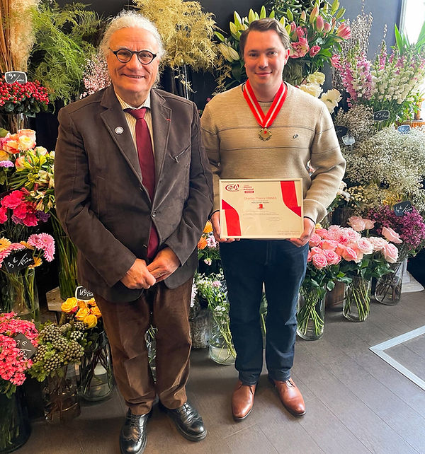 Charles-Thierry Onnée lors de l’obtention du titre de Maître Artisan Fleuriste à Paris