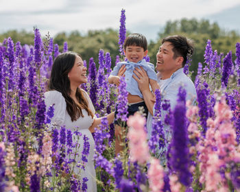 CONFETTI FIELDS PHOTOSHOOT WICK
