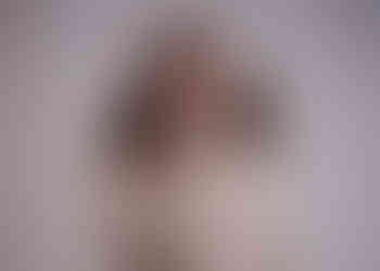 classic portrait photography with simple background and natural pose