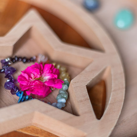 Crystal bracelet making workshop for creative wellbeing gatherings at Yoga Alchemy near Salisbury.