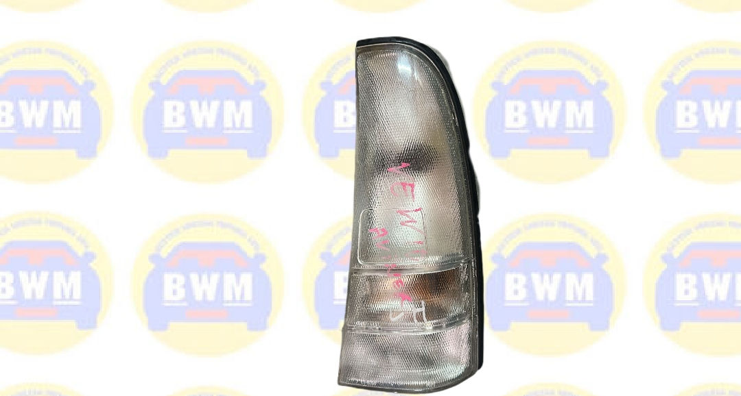 NISSAN AVENIR VEW10 - TAIL LAMP RIGHT HAND - CRYSTAL