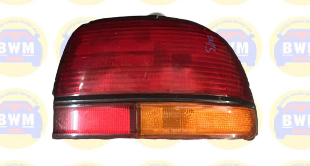 NISSAN BLUEBIRD EU13 - TAIL LAMP RIGHT HAND - RED & AMBER