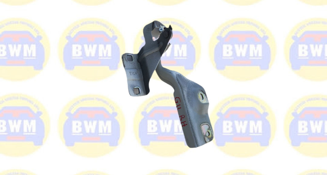 NISSAN BLUEBIRD SYLPHY G11 - BONNET HINGE RIGHT HAND
