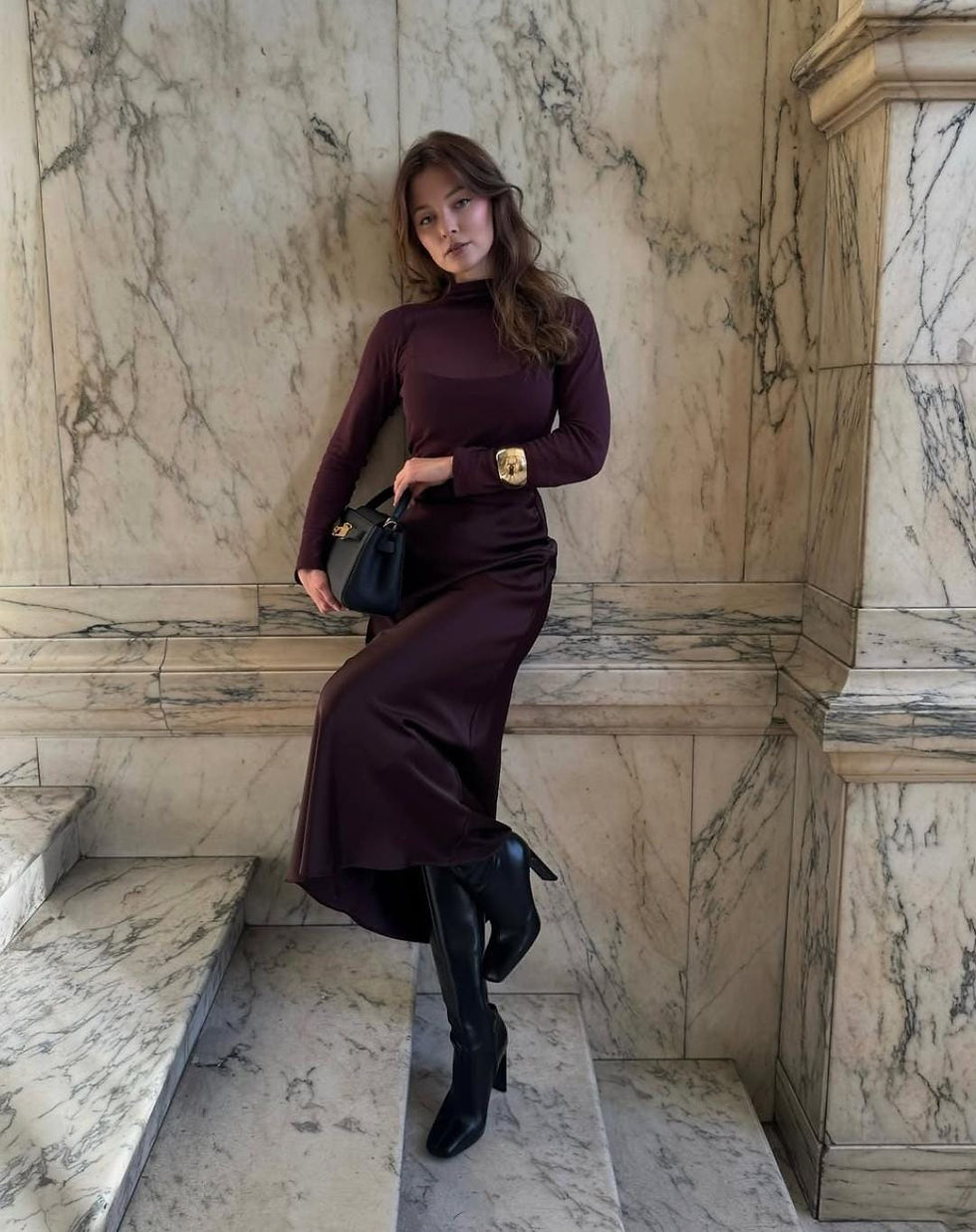 maroon body con dress

