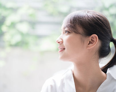 女性の横顔