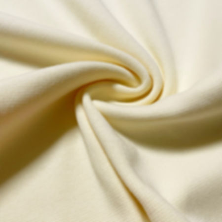 Sehr festes Bündchen in der Farbe Buttermilch