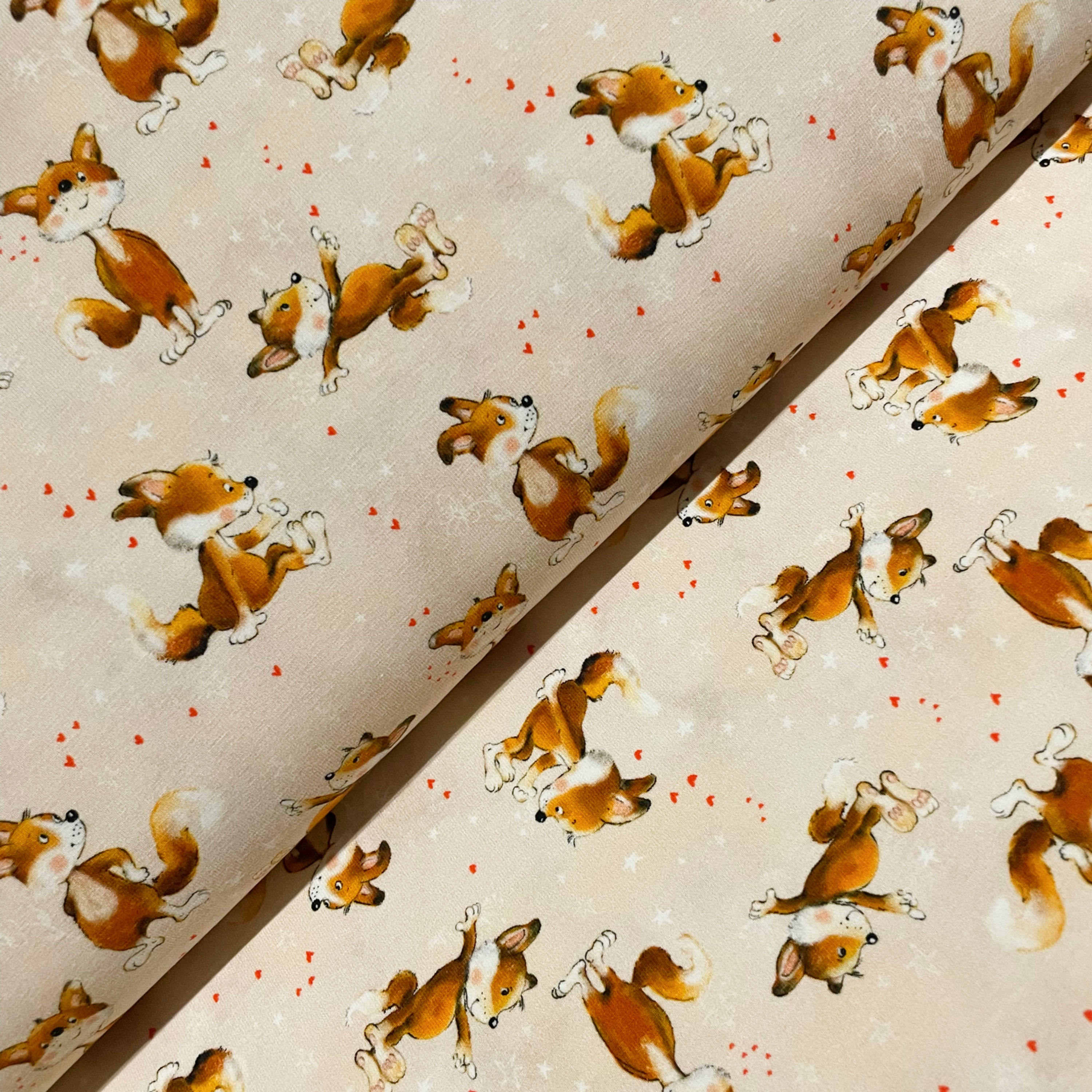 Jersey mit Füchsen, auf dem Stoffballen