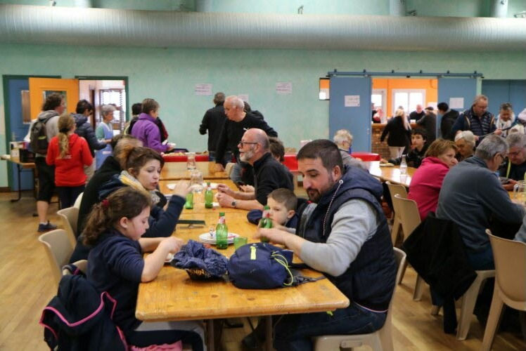 un-moment-de-convivialite-au-retour-photo-jsl-marie-therese-laffay-1647854793