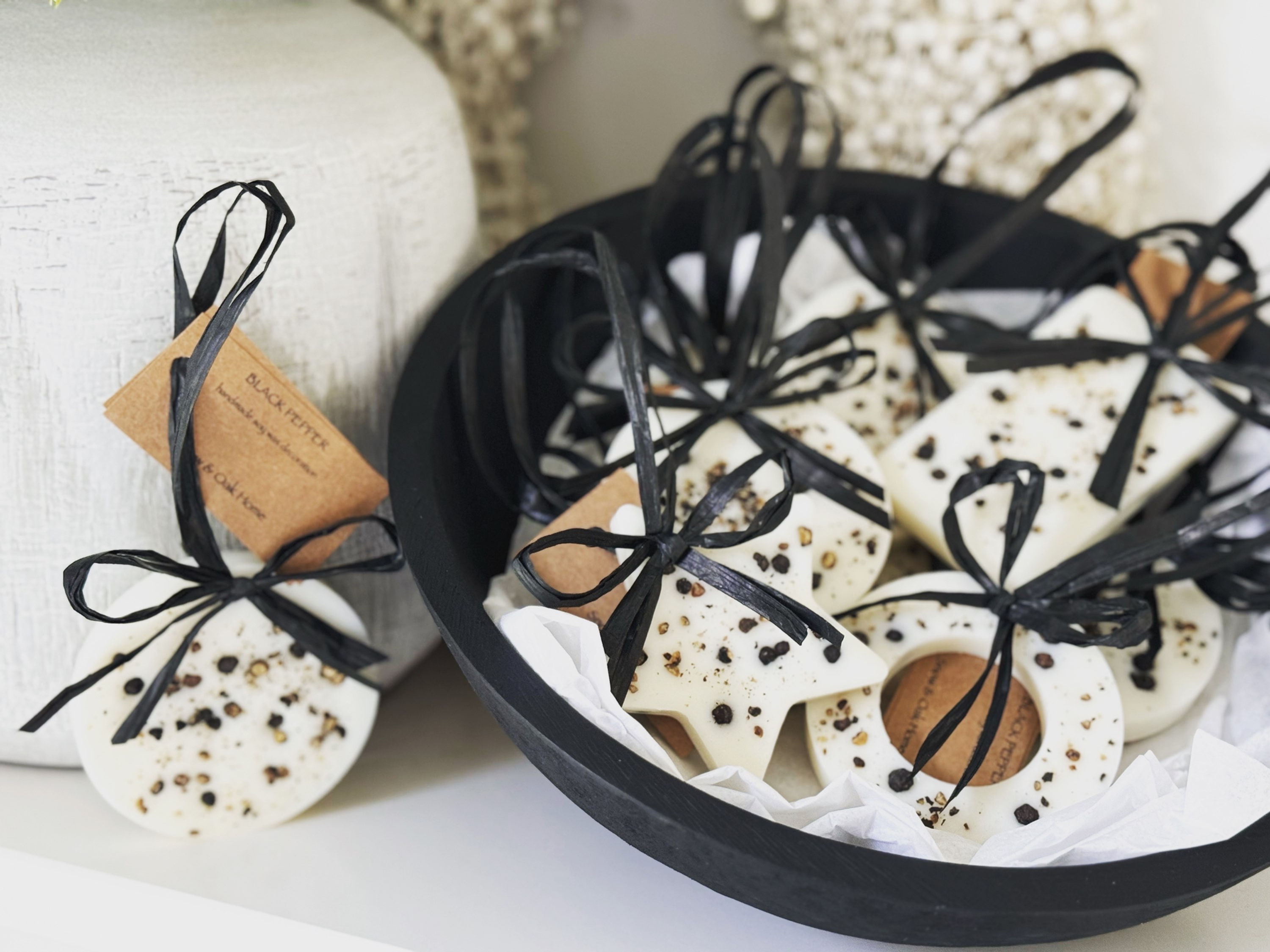 Black Pepper Scented Soy Wax Decoration