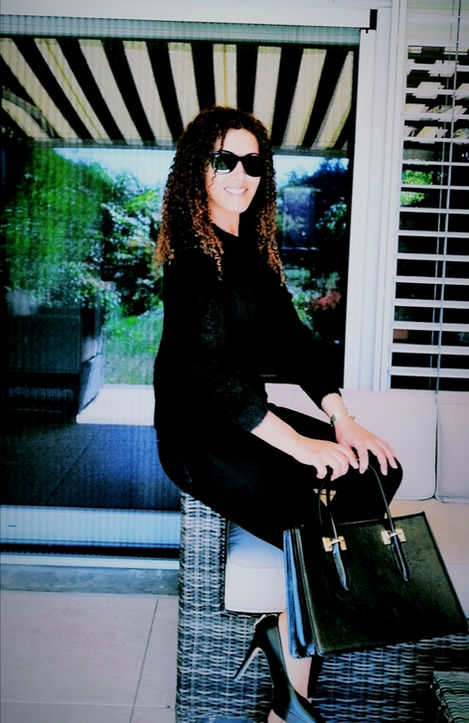 THE TOTAL BLACK OUTFIT