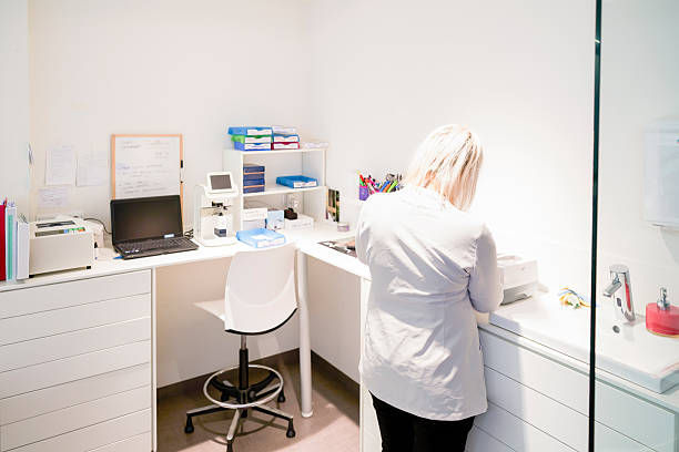 contact lens fitting.jpg