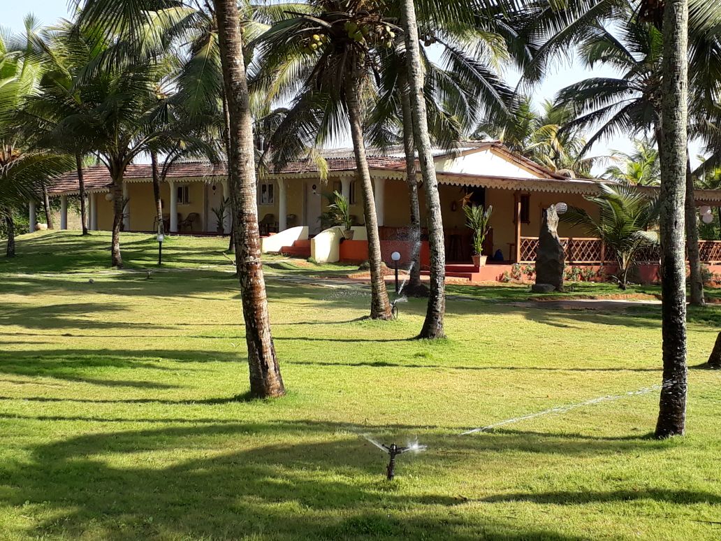 Sernabatim Colva Goa MarVista Guest house Beach house hotel
