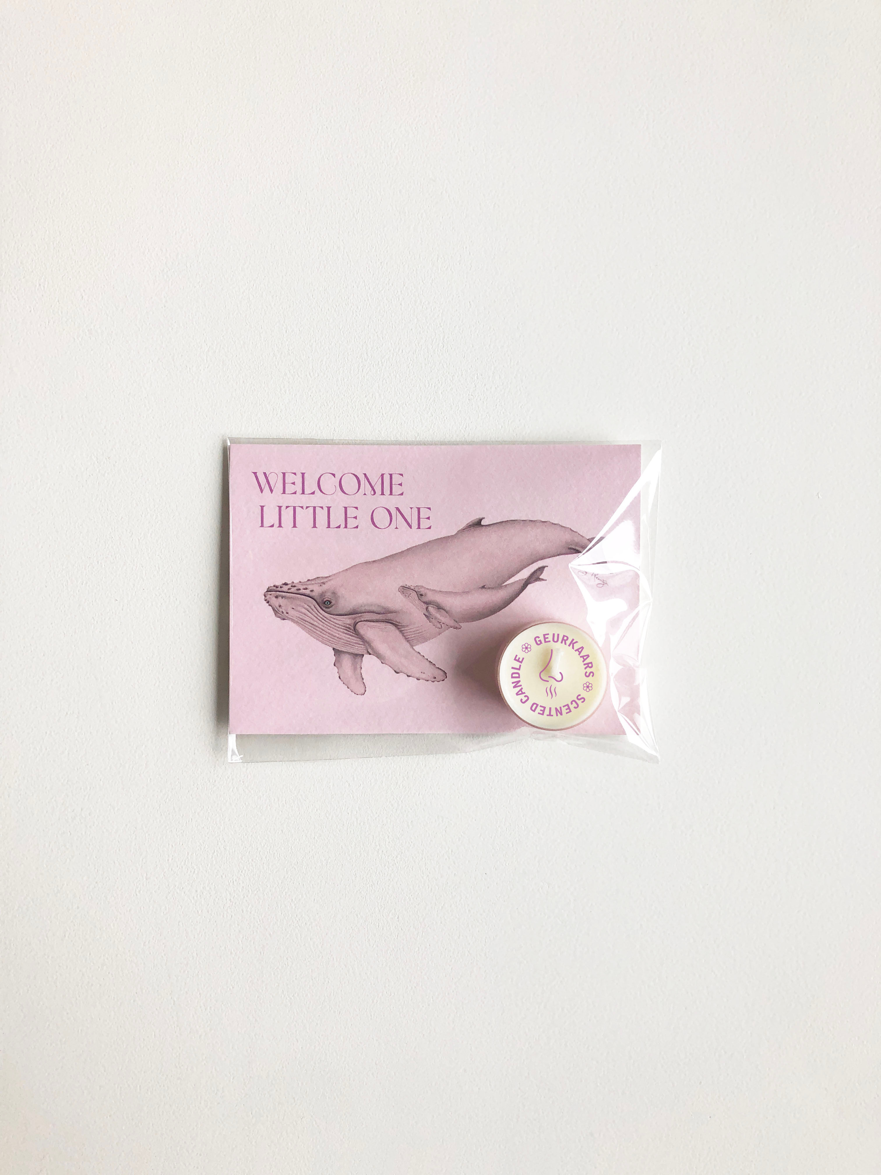 Wenskaart + geurkaars 'Welcome little one'