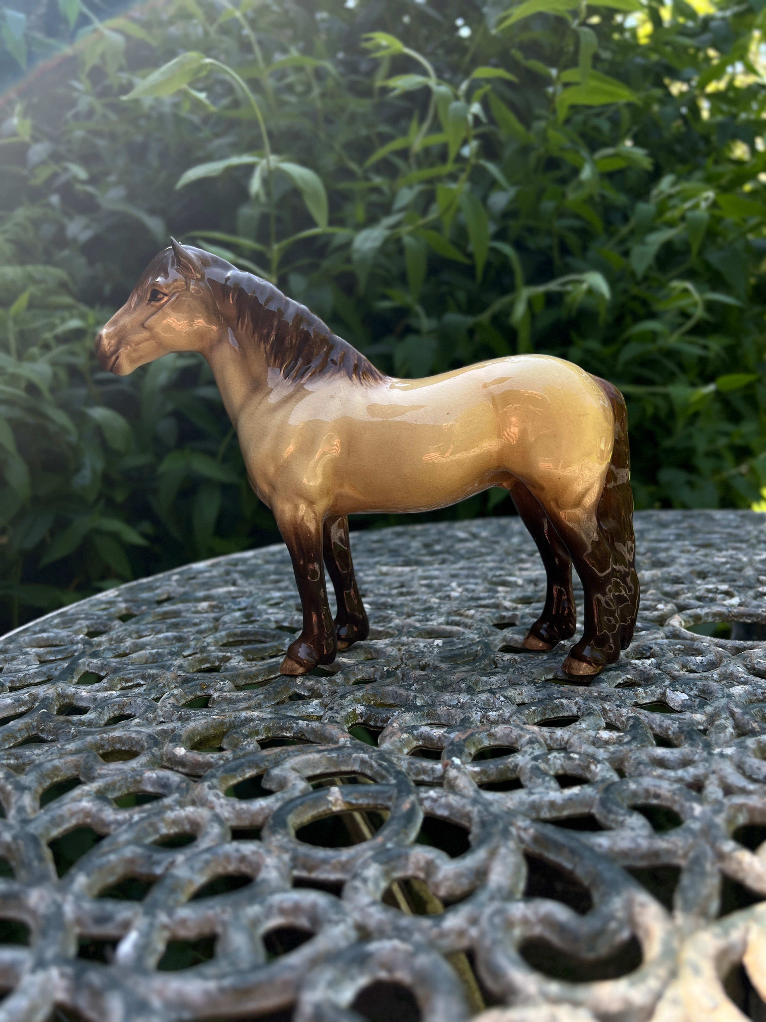 Beswick Highland Pony"Mackionneach" Model 1664 Series Mountain and Moorland" by