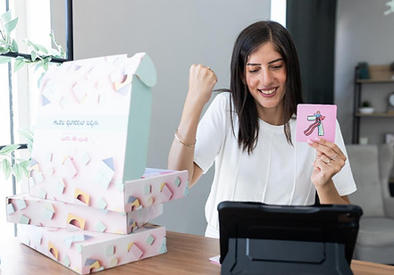 חן מלמדת אותיות בעזרת סרטונים ותומכי זיכרון לילדים