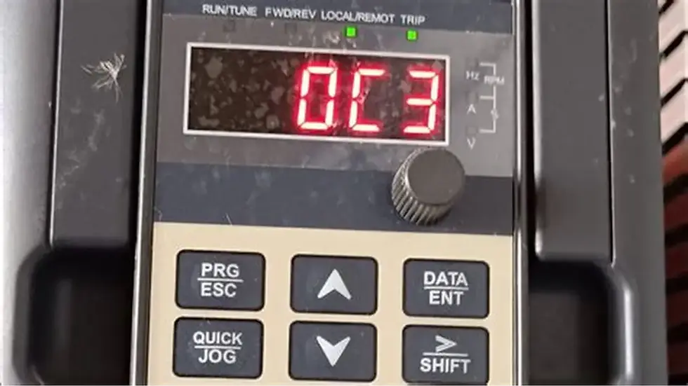 Erro OC3 em Inversor de Frequência: Guia para Toshiba, Fuji e INVT