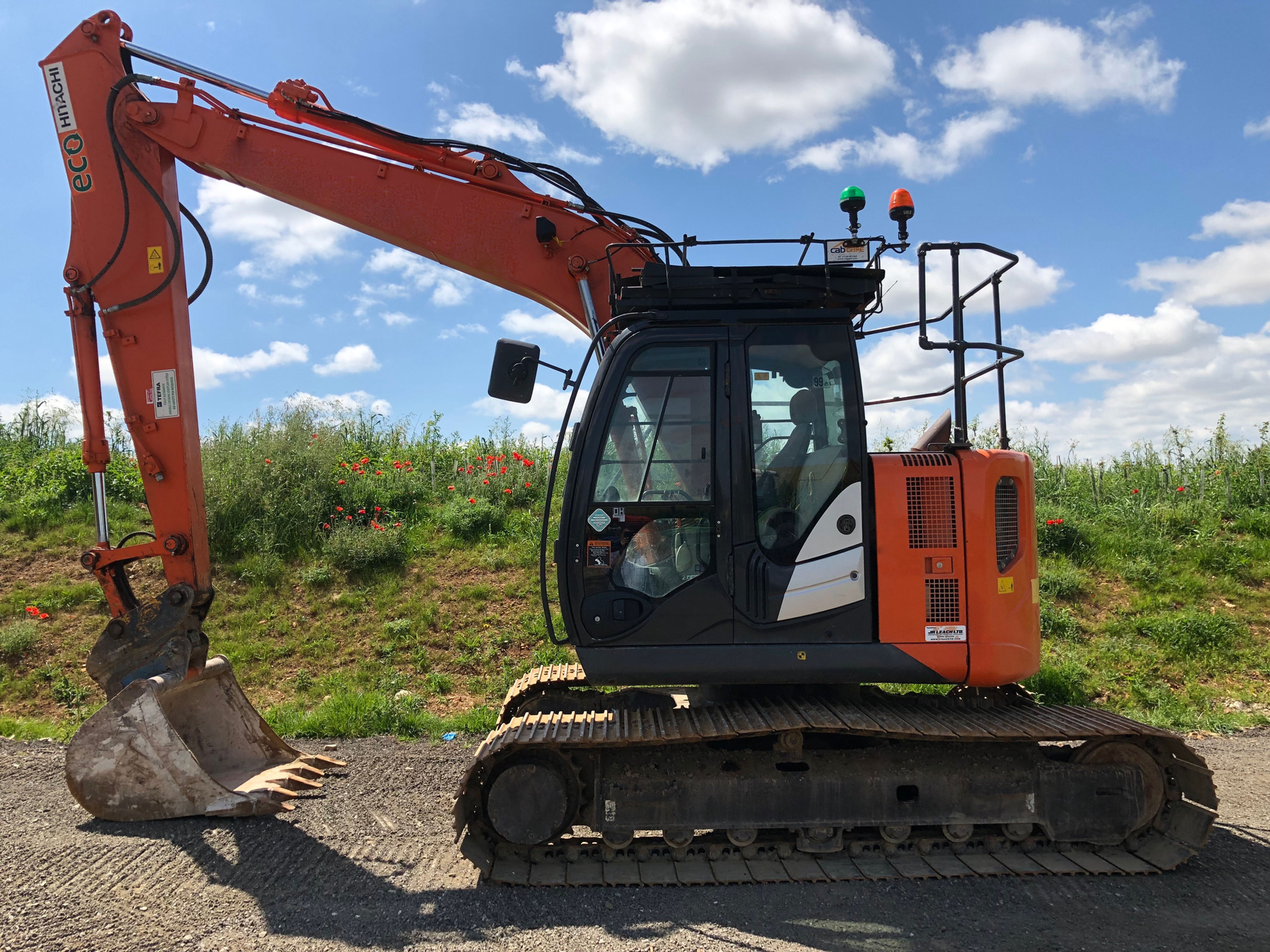 HITACHI ZX135US-5B