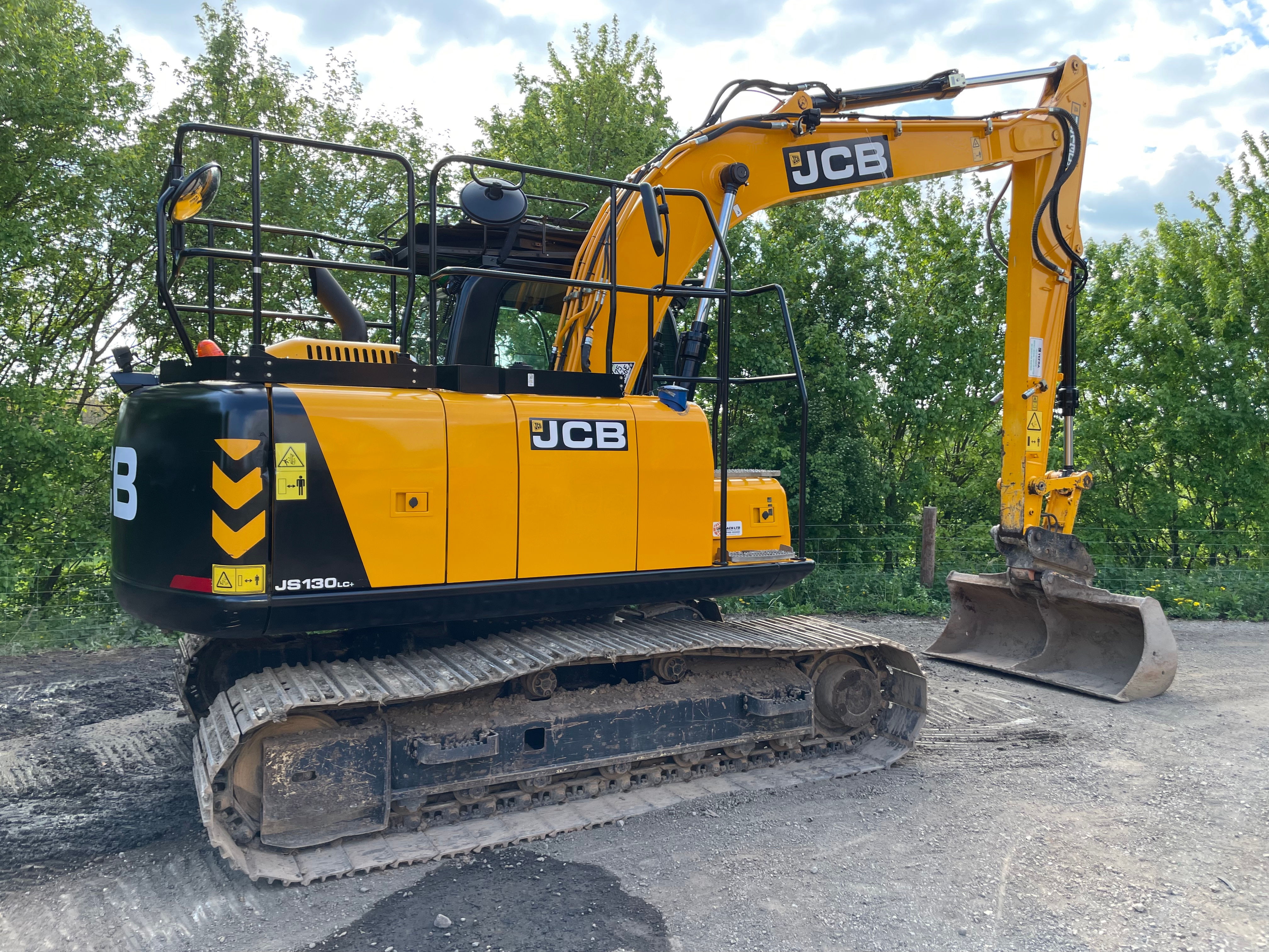 JCB JS130LC PLUS