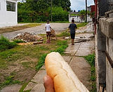 1786130764-dos-ninos-13-11-anos-venden-pan-calle-ayudar-sus-madres-imagen-duele-cuba.jpg