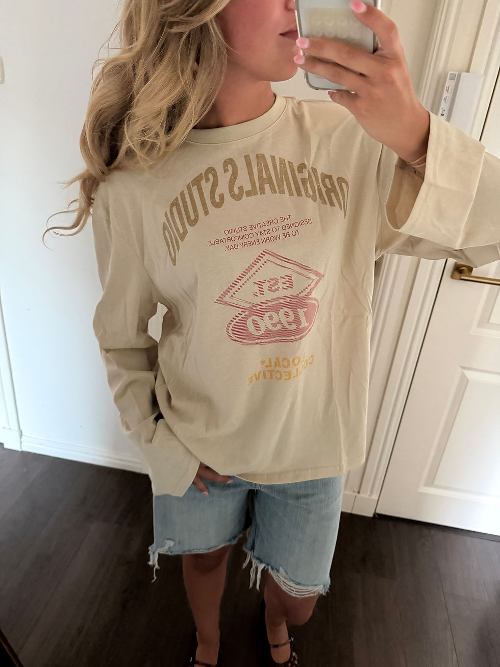 Thumbnail: Original studio longsleeve