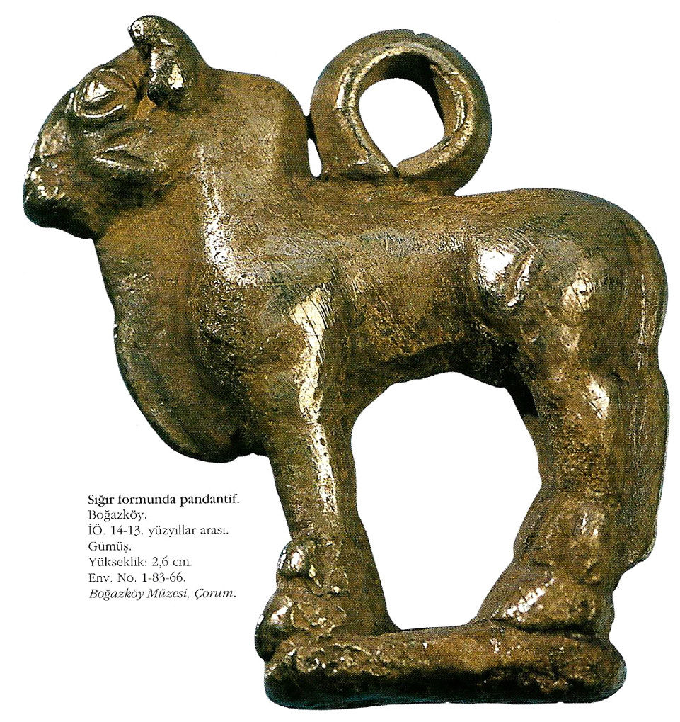 Sığır Formunda Pandantif | Boğazköy - Hitit | İÖ 14-13.yy, Gümüş | TuvART