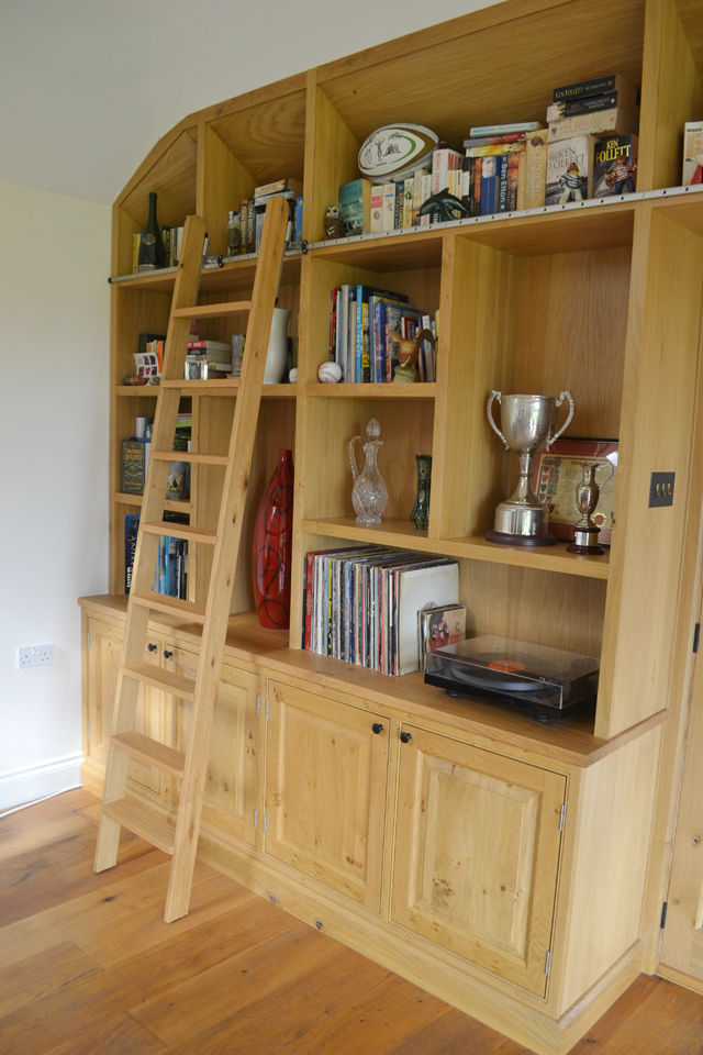Thumbnail: Bookcase and Ladder