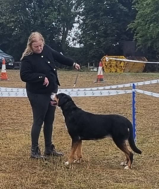 1st VB & BV & BIS - Tamarackgsmd Coral Pour Spaclere, owned by Sue & Ian Parkin-Russell