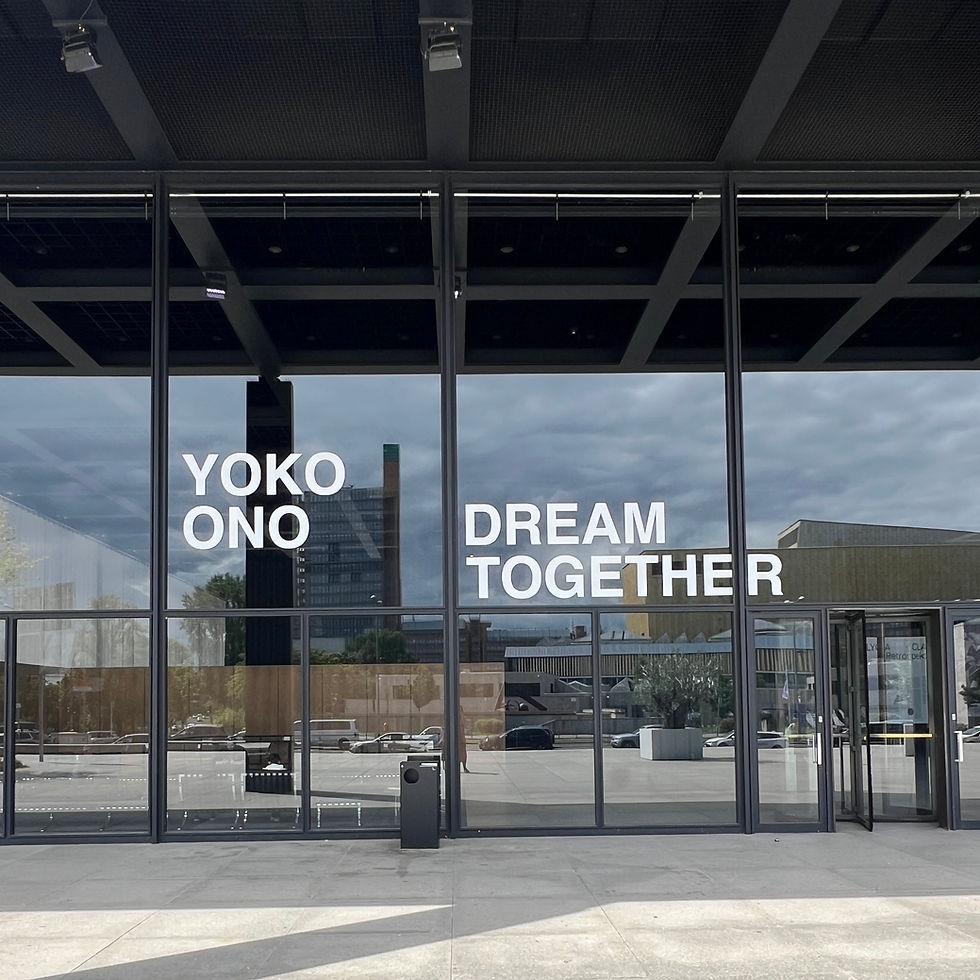 Yoko Ono: Pionierin und Ikone in der zeitgenössischen Kunst