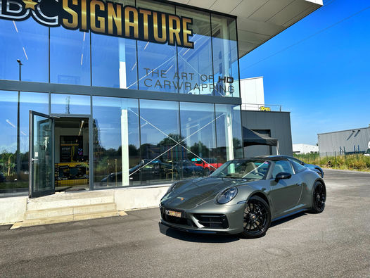 XPEL PPF Lakbescherming en XPEL Fusion Ceramische Coating voor Porsche Targa 4 GTS in Aventurine