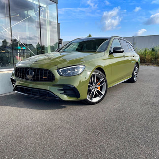 Mercedes E53 AMG Break wrapped in PWF Badlands Green by BC Signature carwrapping
