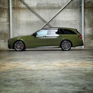 Mercedes E53 AMG Break wrapped in PWF Badlands Green by BC Signature carwrapping