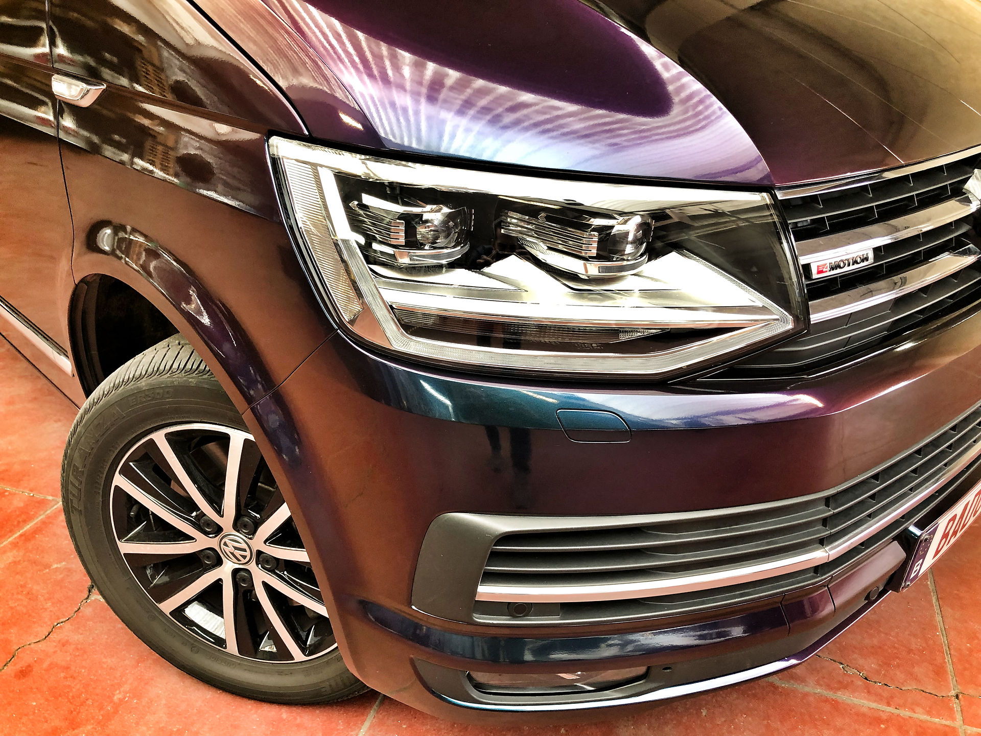 VW T6 Deep Space carwrap