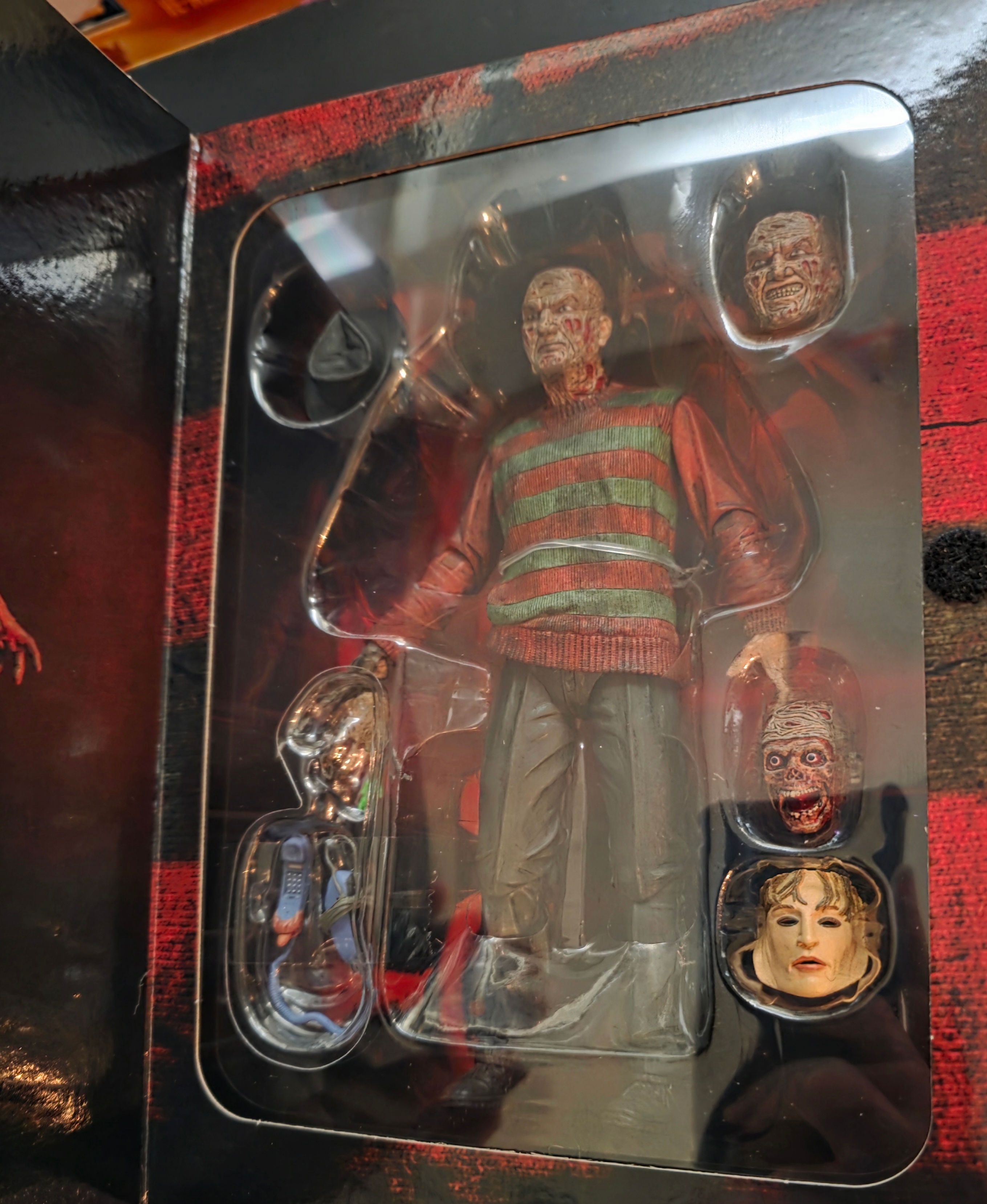 NECA Ultimate - Nightmare On Elmstreet - Ultimate Freddy Actionfigur 18cm 