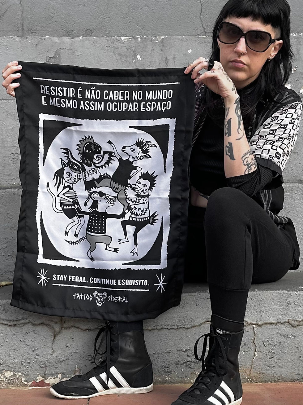 Miniatura: bandeira stay feral