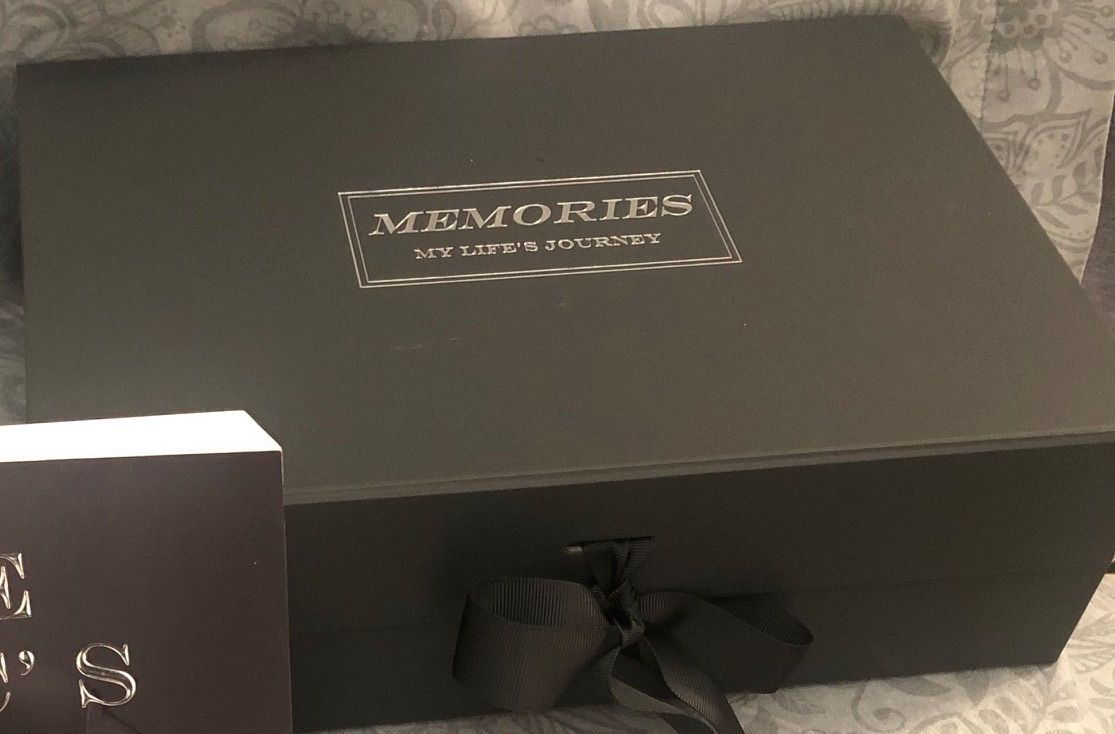KEEPSAKE MEMORIES BOX