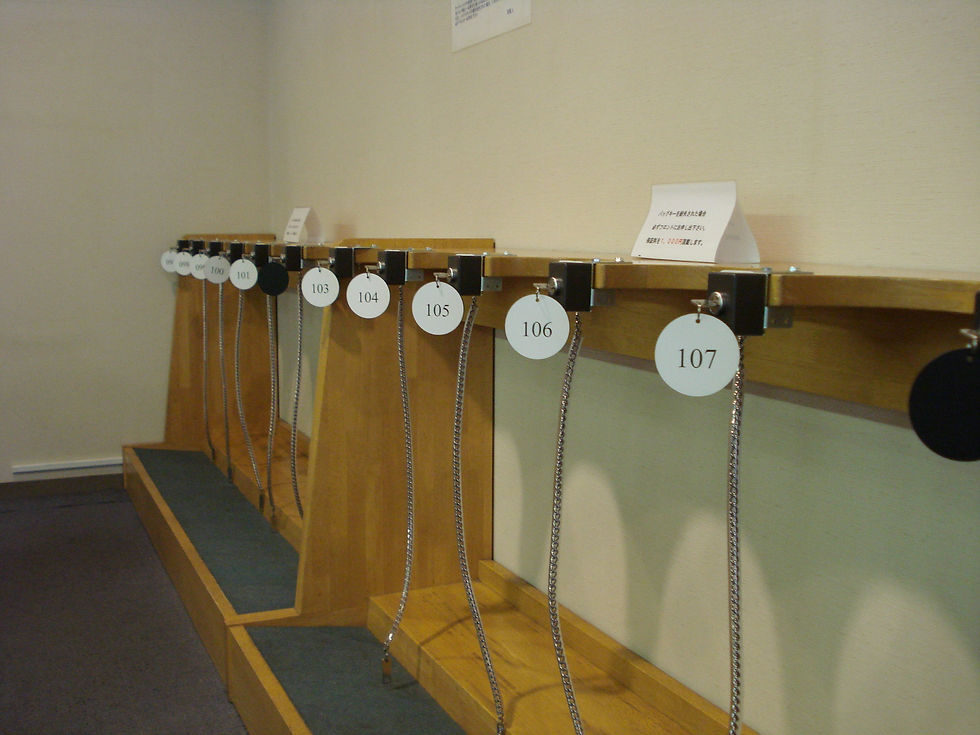 チェーンロックを取り付けたゴルフバッグスタンド