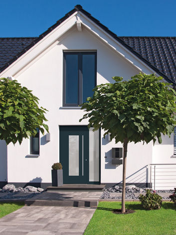 Zeitlose Haustür von Wiederspan in Augsburg