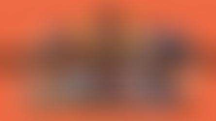 Portada con diseño deportivo en tonos naranja que muestra una composición de elementos relacionados con baloncesto, béisbol y fútbol americano, junto a gráficos tácticos y flechas que simbolizan estrategia. En el centro aparece el título en letras grandes: “El juego interior” y debajo la frase “lo que no se ve en el deporte (Parte 1 de 2)”. Imagen conceptual sobre neurociencia, rendimiento deportivo, mentalidad y entrenamiento invisible.