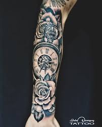 tatuaje reloj