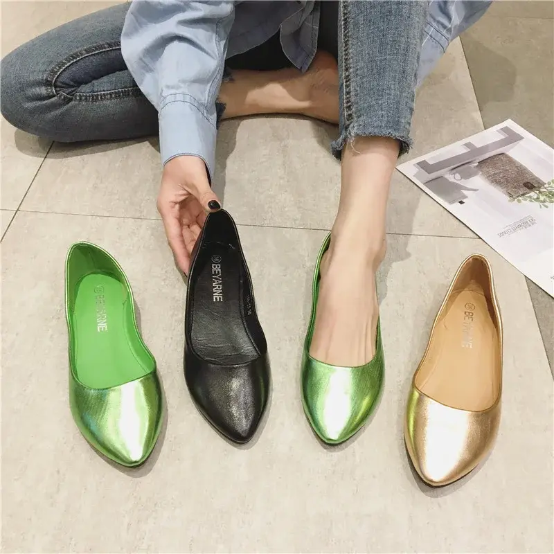 Thumbnail: Women's Shoes Bright Surface Soft Leather Comfortable Flat Shoes Pointed Solid C