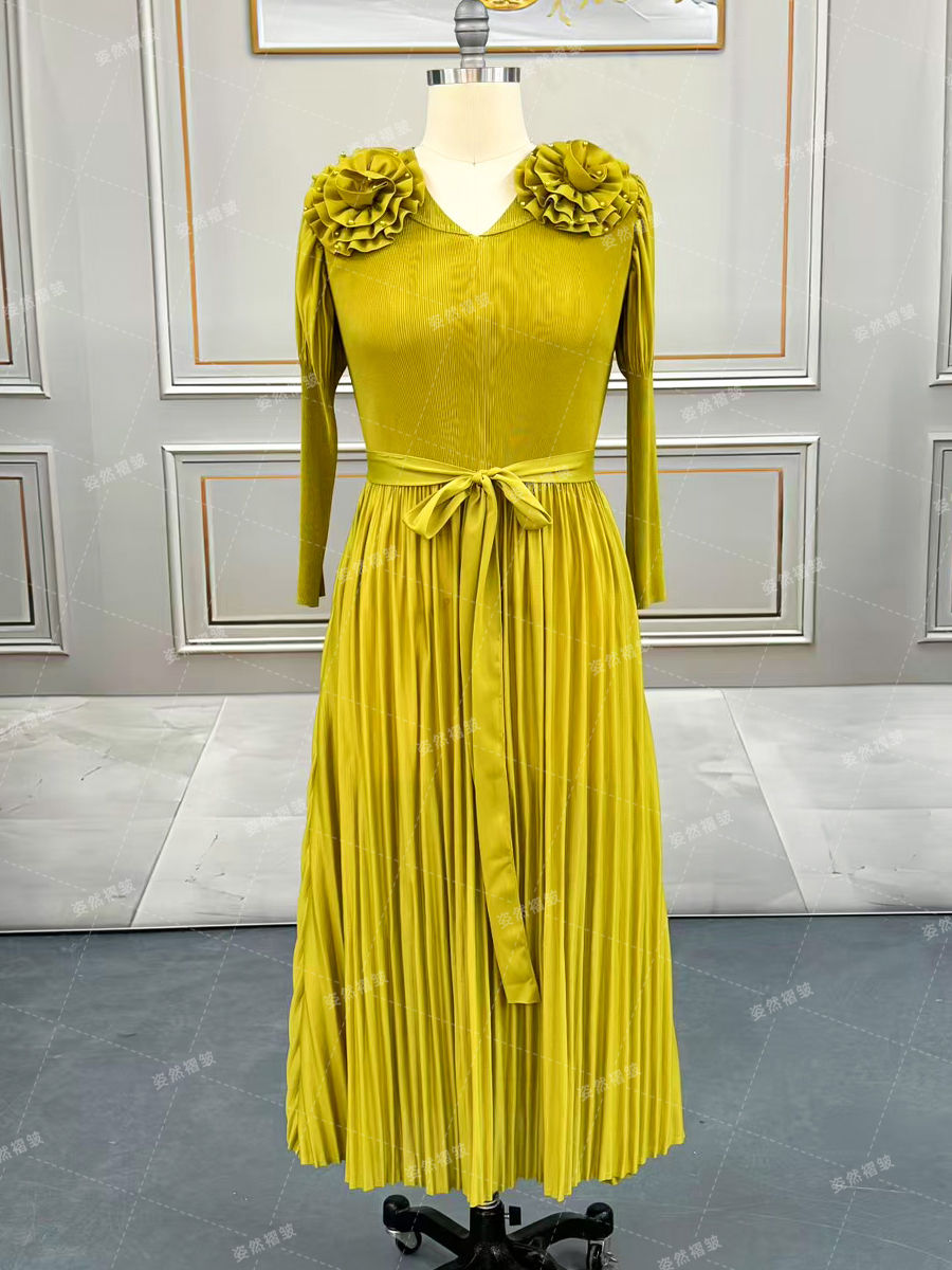 Thumbnail: Elegant And Beautiful Dresses For Women Luxury Formal Evening Prom Gown Miyake F