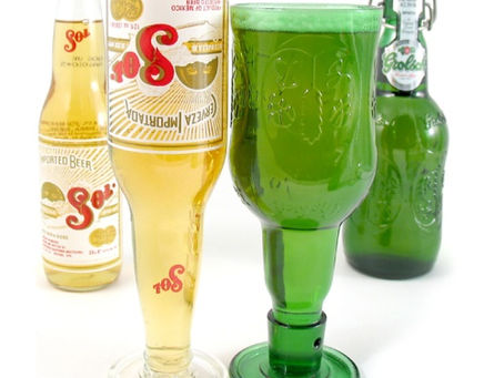 Diseño. Copas de botellas de cerveza